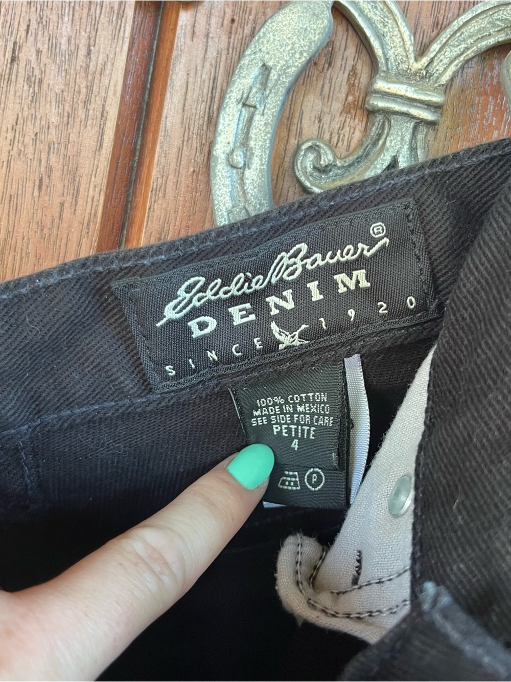 Women’s Eddie Bauer Jeans - Picture 9 of 9